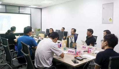 即墨區委常委、副區長鞠朝友調研前海創投孵化器 助推企業項目高質量發展